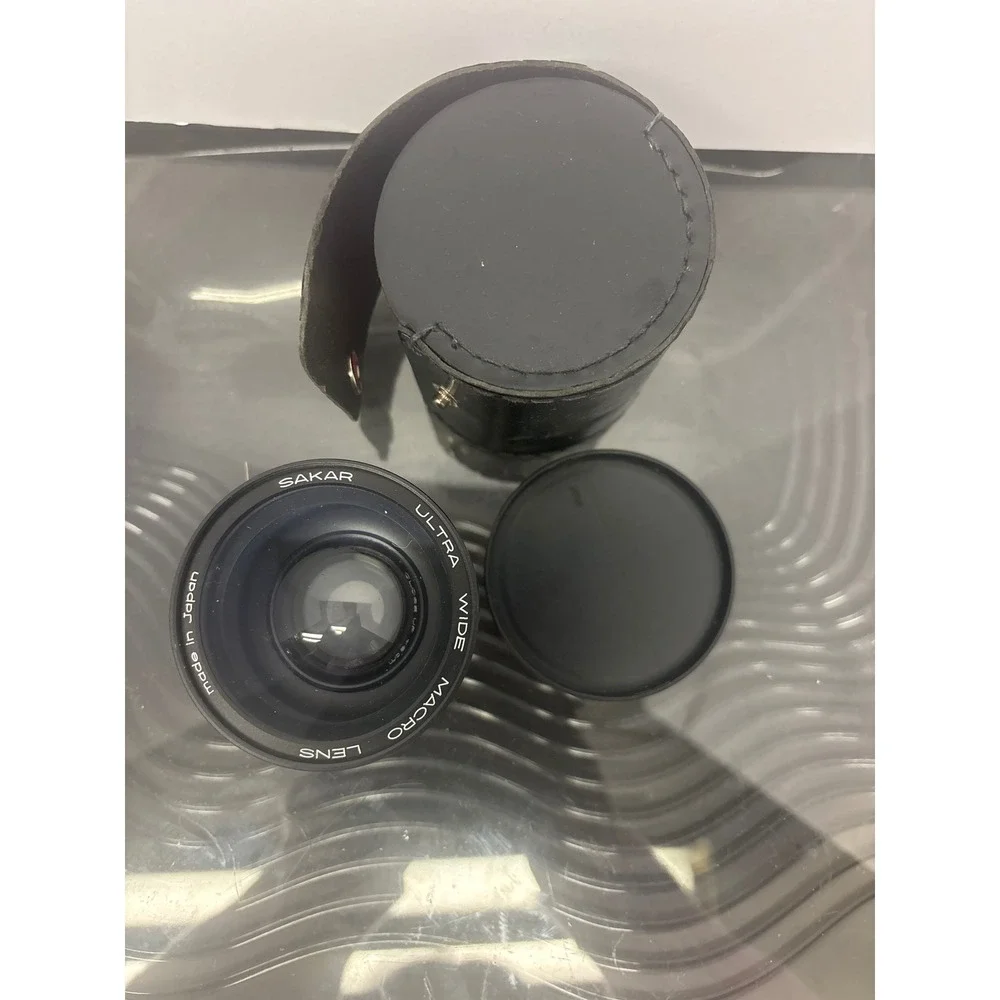 Sakar Ultra Wide‎ Macro Lens 52mm Made in Japan with Case